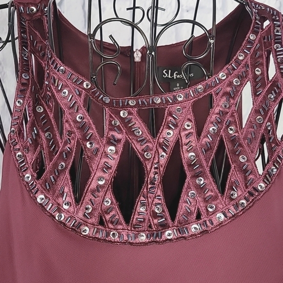 S.L. FASHIONS Wine Sequined and Beaded Ruffled Cut Out Dressy Dress Size 8 - Picture 4 of 9